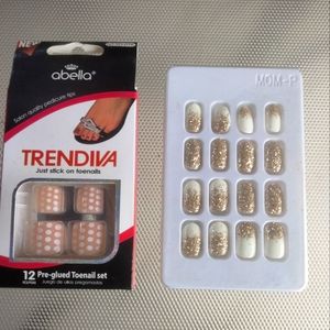 Set of 12 finger and toe faux nails